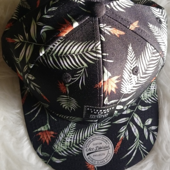 H&M Alternate Future Snapback Hat - Picture 2 of 3